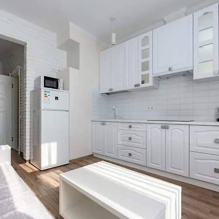 Kamanina 16а/3, Flat 286 *